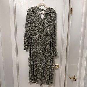 H&M Olive Green Leaf-Print Long Sleeve Tiered Midi Dress